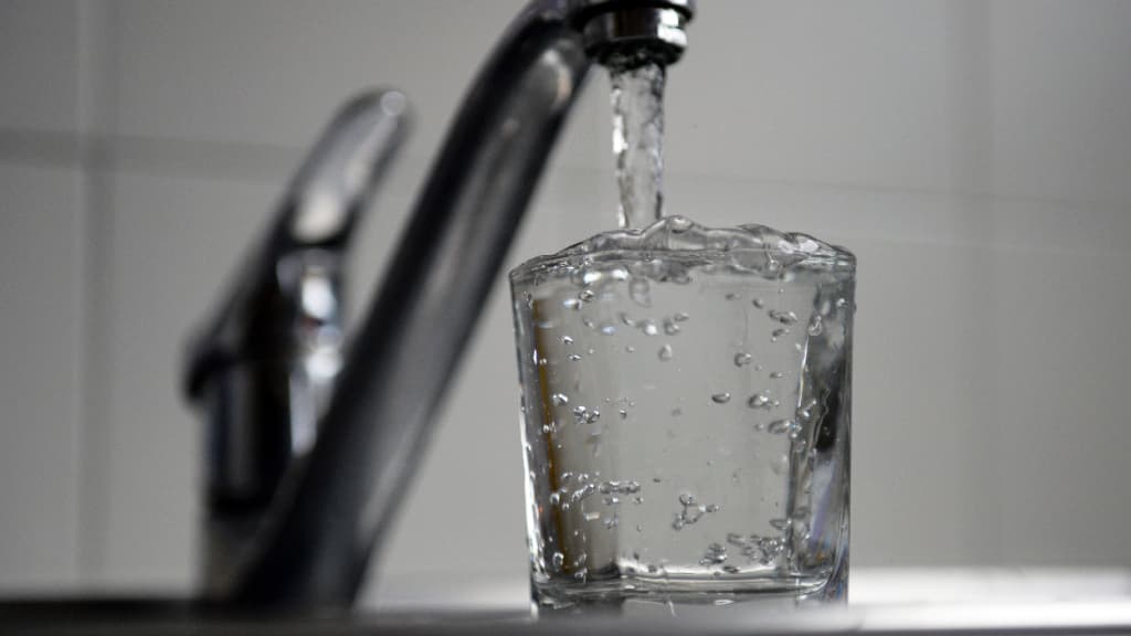 , Vitrolles: l&rsquo;eau du robinet interdite à la consommation, une distribution de bouteilles en cours