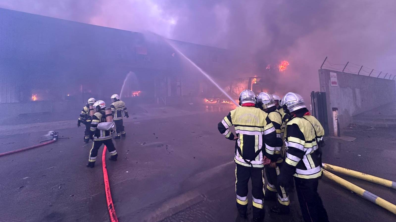 , Vitrolles : 5 000 m² d’entrepôts partent en fumée dans une entreprise de la zone industrielle de l’Anjoly