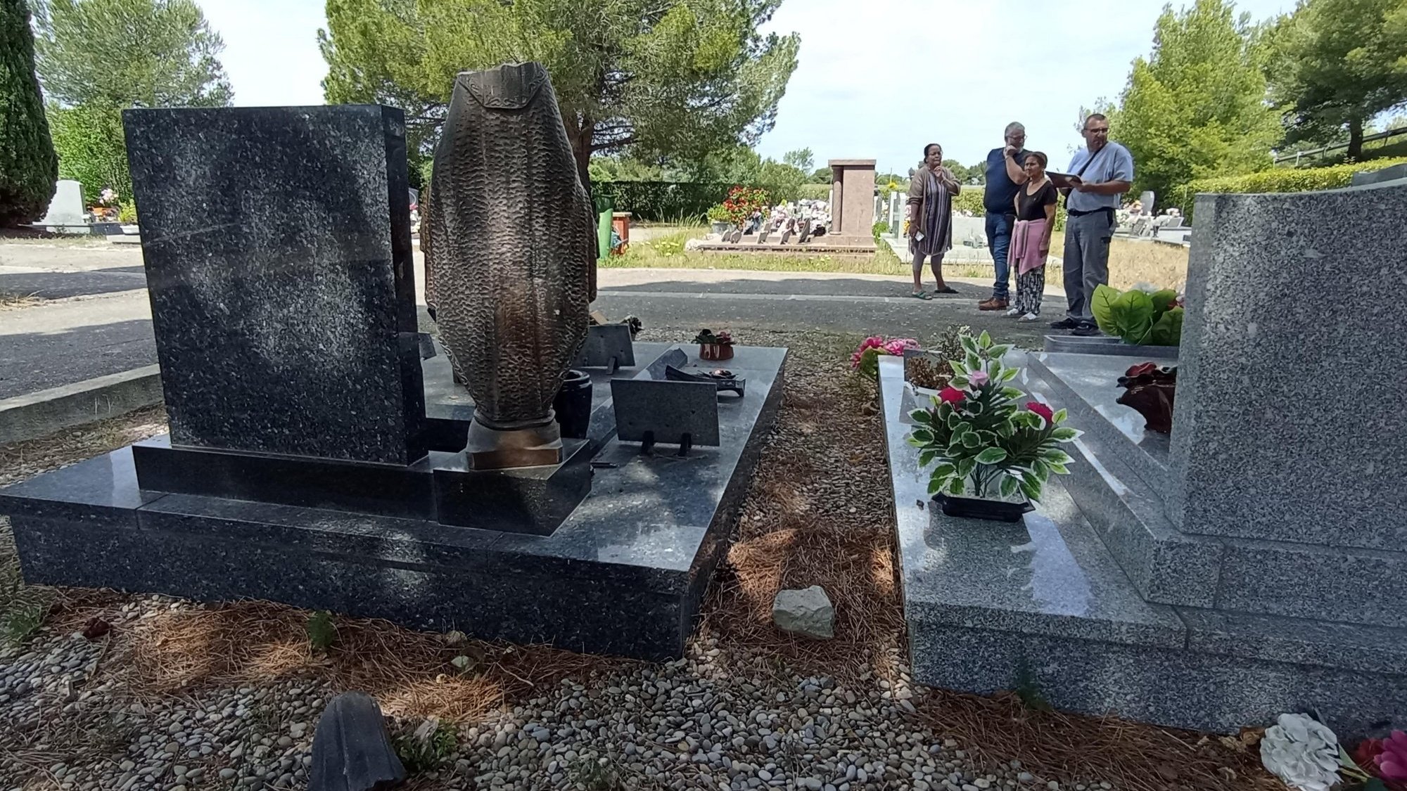 , « Il ne faut vraiment pas avoir de figure » : des tombes vandalisées au cimetière Baume Canouille de Vitrolles